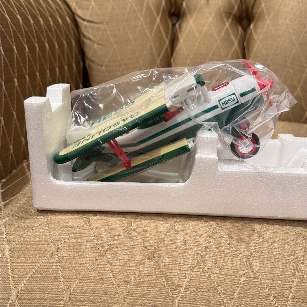 Hess 2002 Toy Truck and Airplane Set - Picture 9 of 11